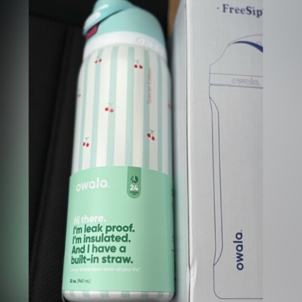 Owala- 32 oz Freesip  pillow talk cherry striped  water bottle cold cup arctic - Picture 3 of 6